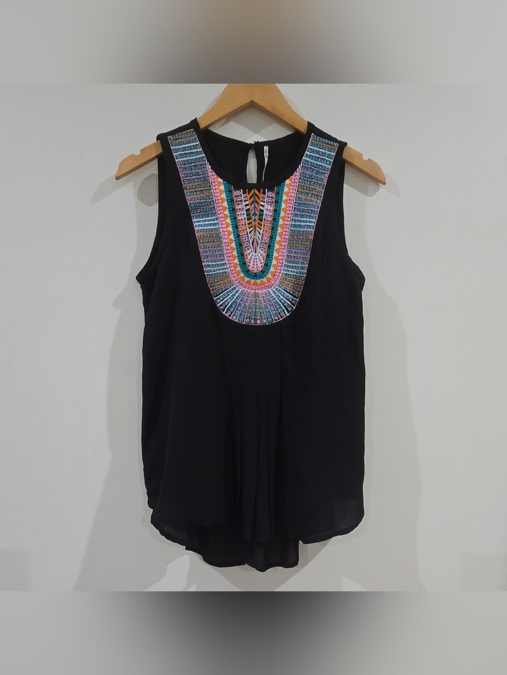 Boho  Summer Womens  Blouse  Black Embroidered Geometric Sleeveless Size Small